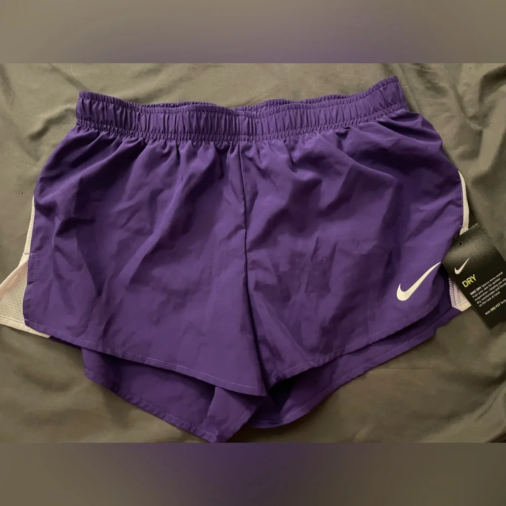 Nike Women’s Running split shorts. Size small. NWT - Picture 1 of 5